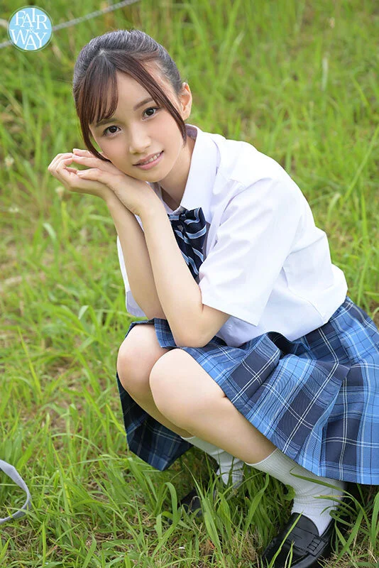 泉ももか 制服姿のプロフィール画像