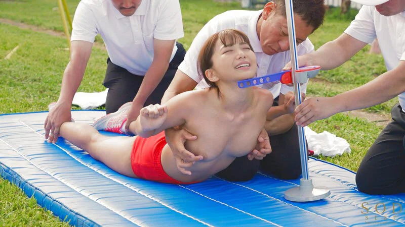 全裸スポーツテストで上体反らしに挑む星乃莉子