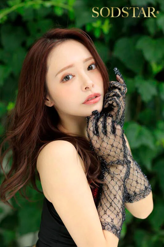 小倉由菜のプロフィール写真｜清楚な美少女ルックスと健康的なボディが魅力