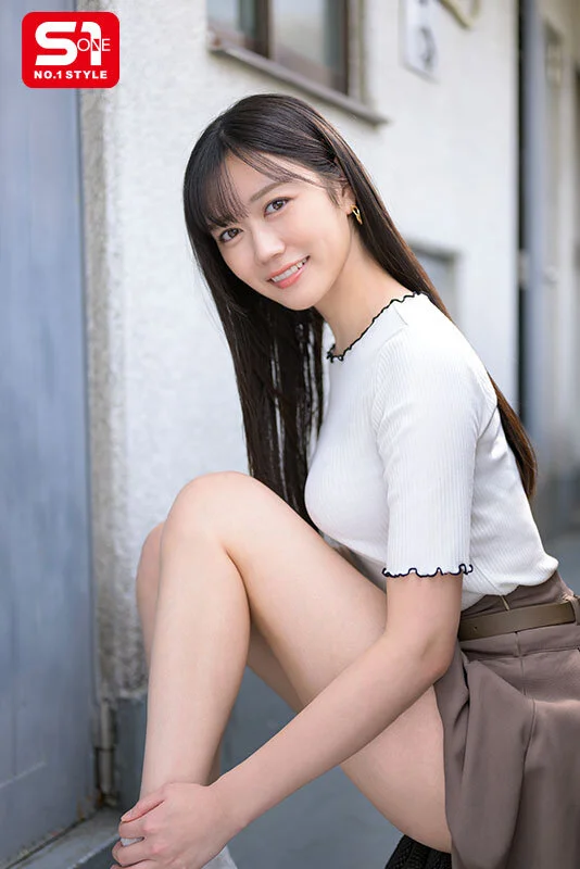 明日葉みつはのプロフィール｜175cmの圧倒的長身を誇るスレンダー美女