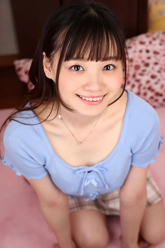 花音うらら　笑顔が印象的なプロフィール画像